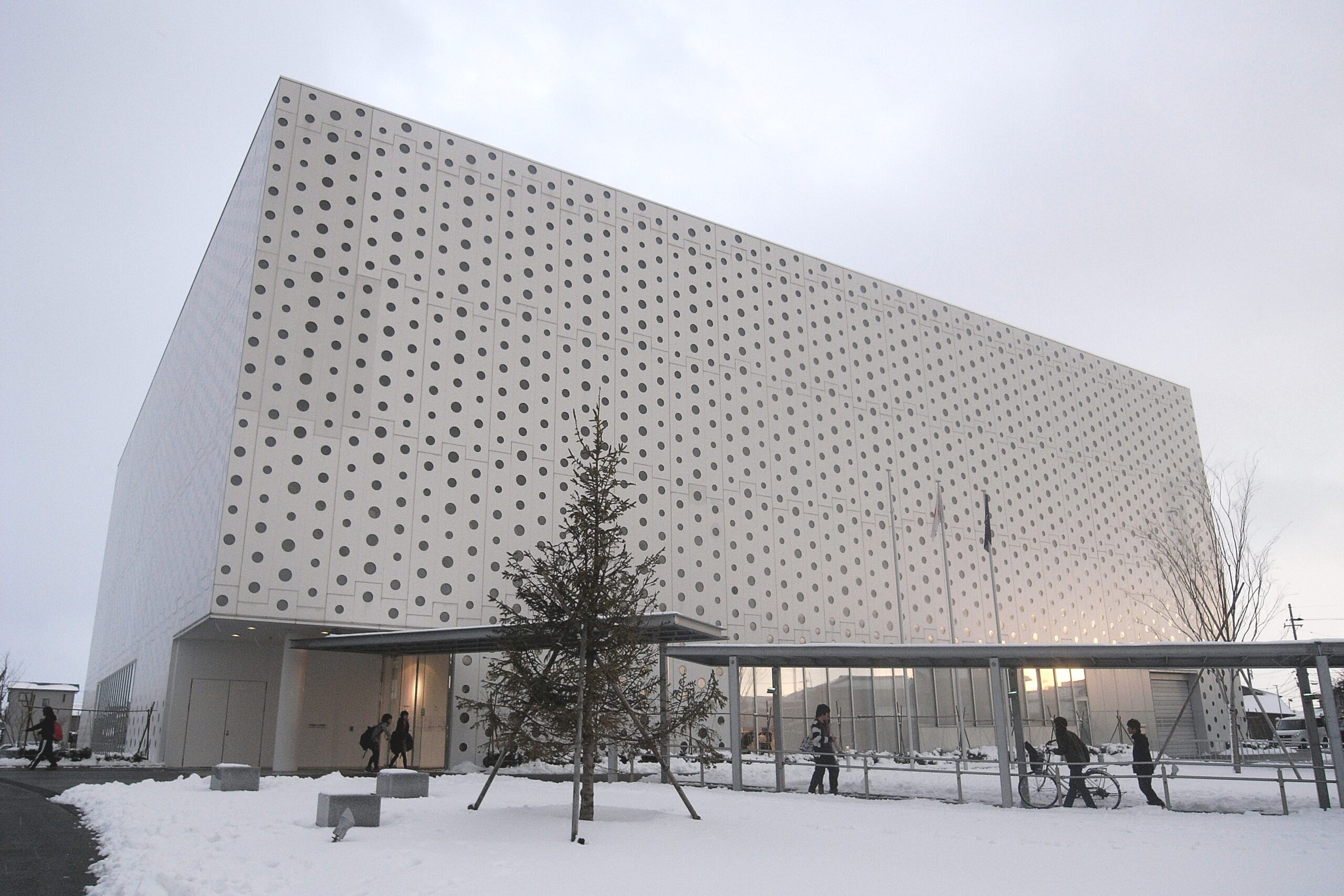 金沢海みらい図書館